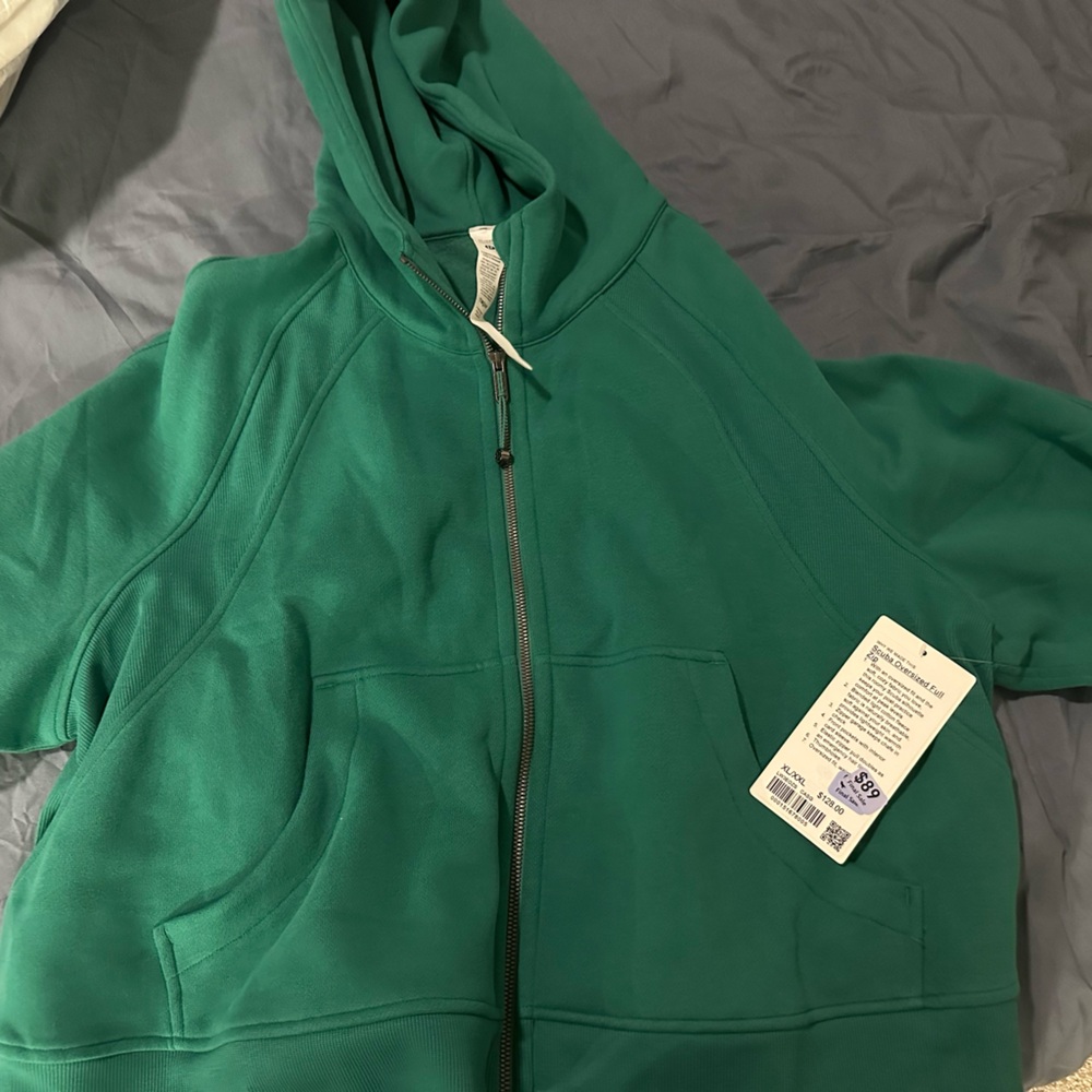 Full zip Lululemon scuba